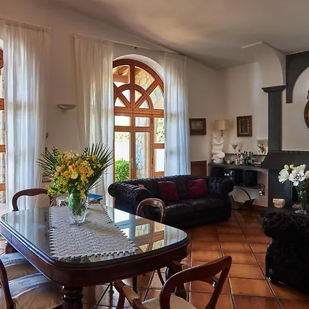 Minuta Charming And Luxury With Private Pool *
